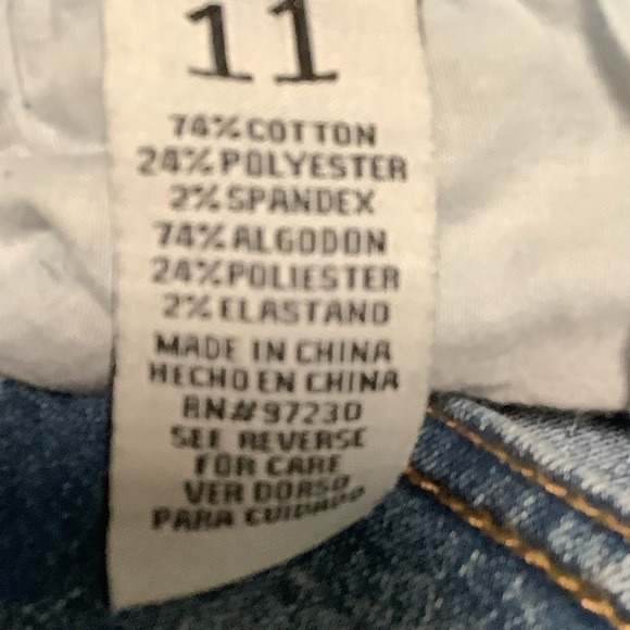 Almost Famous Women’s frayed‎ distressed bell bottom hippie boho jeans size 11 - Picture 6 of 12